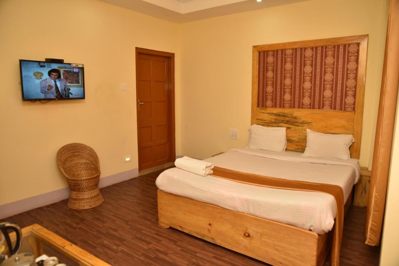 Hotel City Palace Inn Шиллонг Экстерьер фото