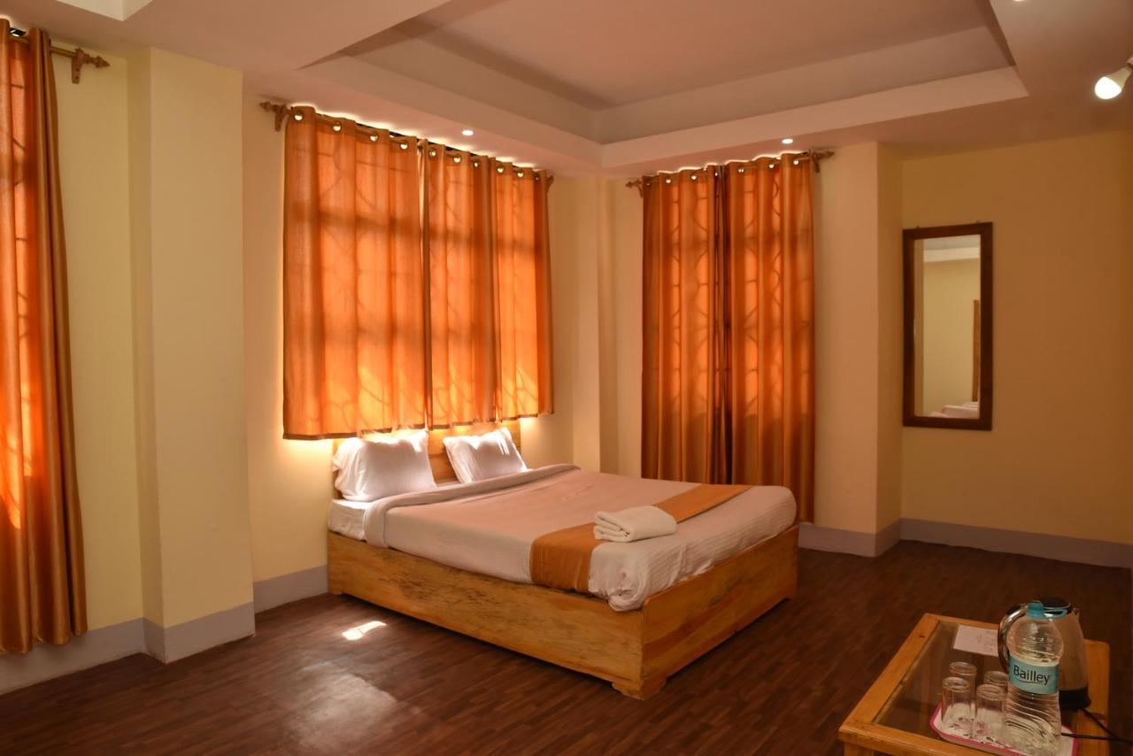 Hotel City Palace Inn Шиллонг Экстерьер фото